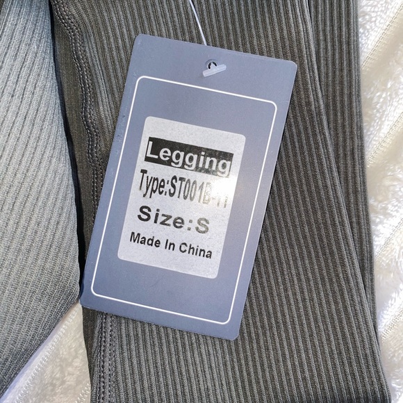 Brand new | high waisted yoga pants | size small - Picture 5 of 5